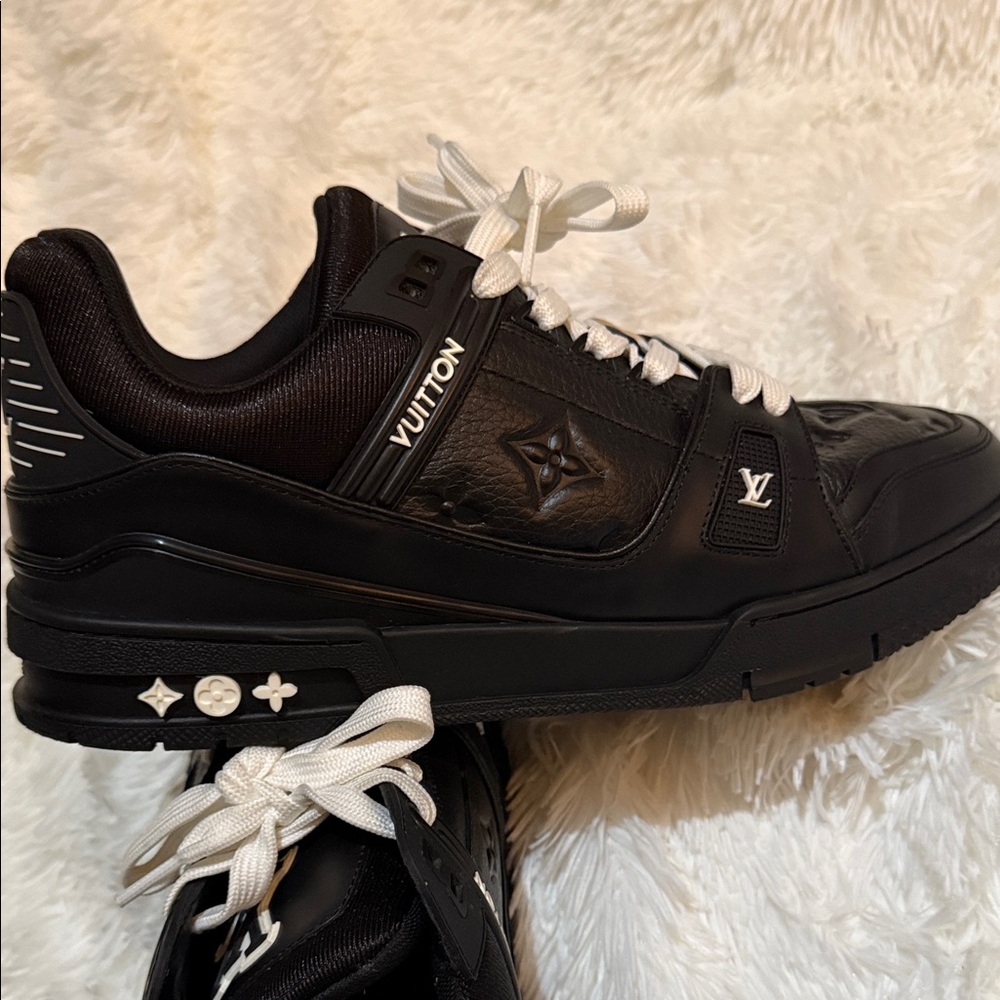 Louis Vuitton Black Leather Sneakers with White Laces - Picture 13 of 14
